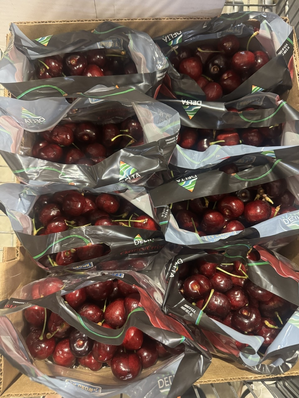 Red Cherries (Cherry đỏ)